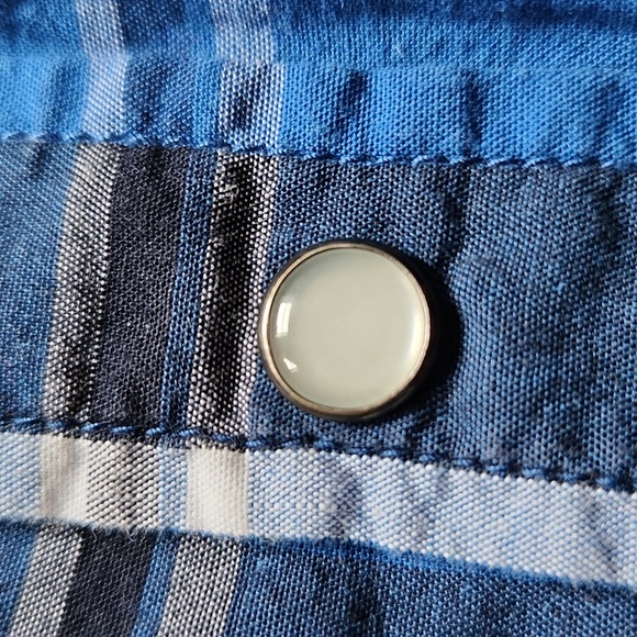 Old Navy button-down dress shirt size large for men. 100% cotton. Western fit - Picture 9 of 15